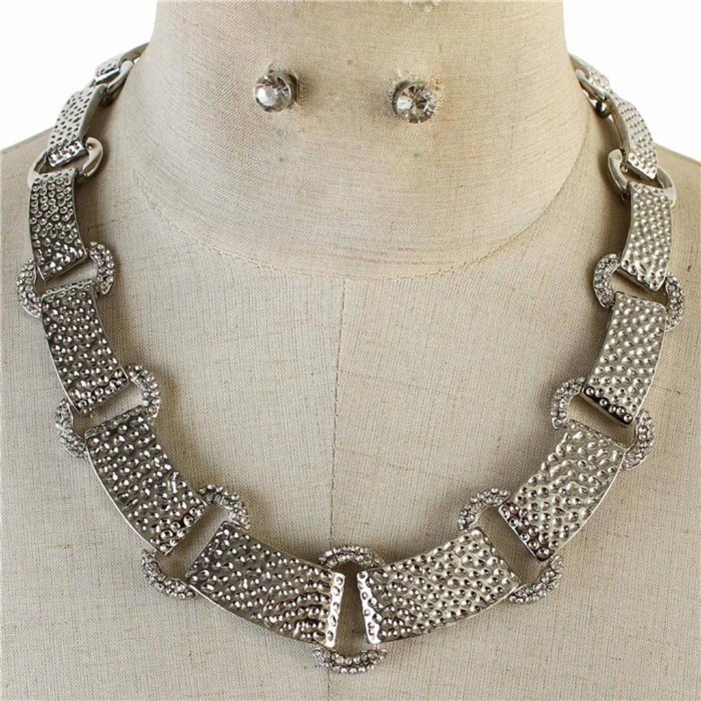 Silver Tone Hammered Look Linked necklace Earring